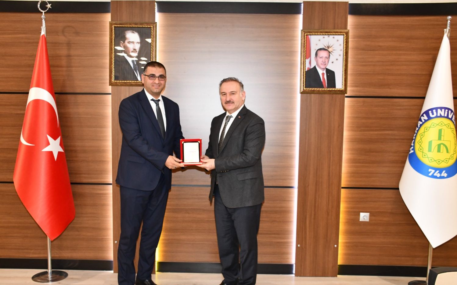 Görev Süresi Sona Eren Öğr. Gör. Mehmet Eşref Taşkın’a Teşekkür Plaketi